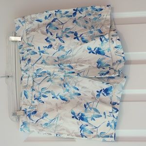 Level 99 Linen Shorts - Size 31 - Blue Floral Pattern
